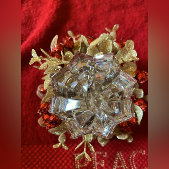 Chrystal Kissing Ball by RAZ - Picture 4 of 6